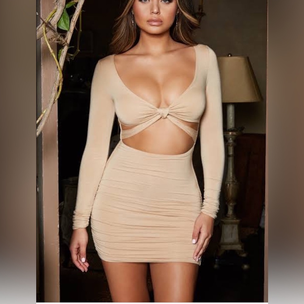 OH POLLY LOVE ME KNOT RUCHED 👗.